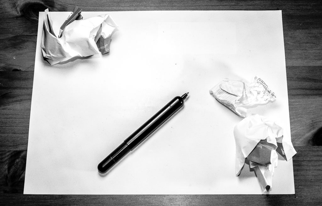 Toss Away the Could Haves and Should Haves Day - Wirf-könnte-und-sollte-weg-Tag in den USA. Kuriose Feiertage - dritter Samstag im Juli © 2015 Sven Giese Toss Away the Could Haves and Should Haves Day - Wirf-könnte-und-sollte-weg-Tag in den USA. Kuriose Feiertage - dritter Samstag im Juli © 2015 Sven Giese